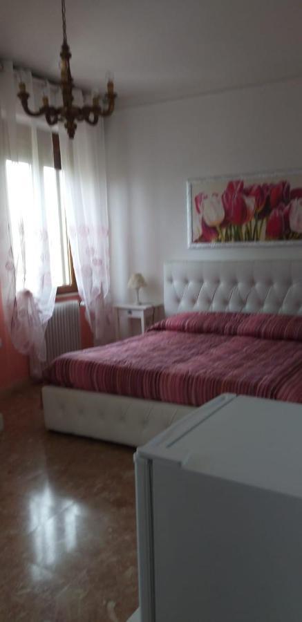 Antica Casa Di Famiglia Hotell Castiglione del Lago Exteriör bild