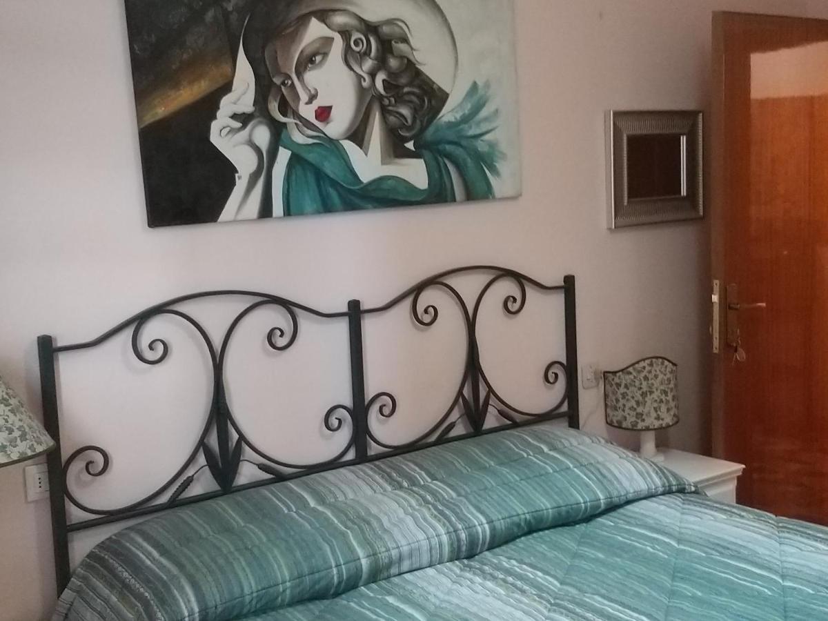 Antica Casa Di Famiglia Hotell Castiglione del Lago Exteriör bild