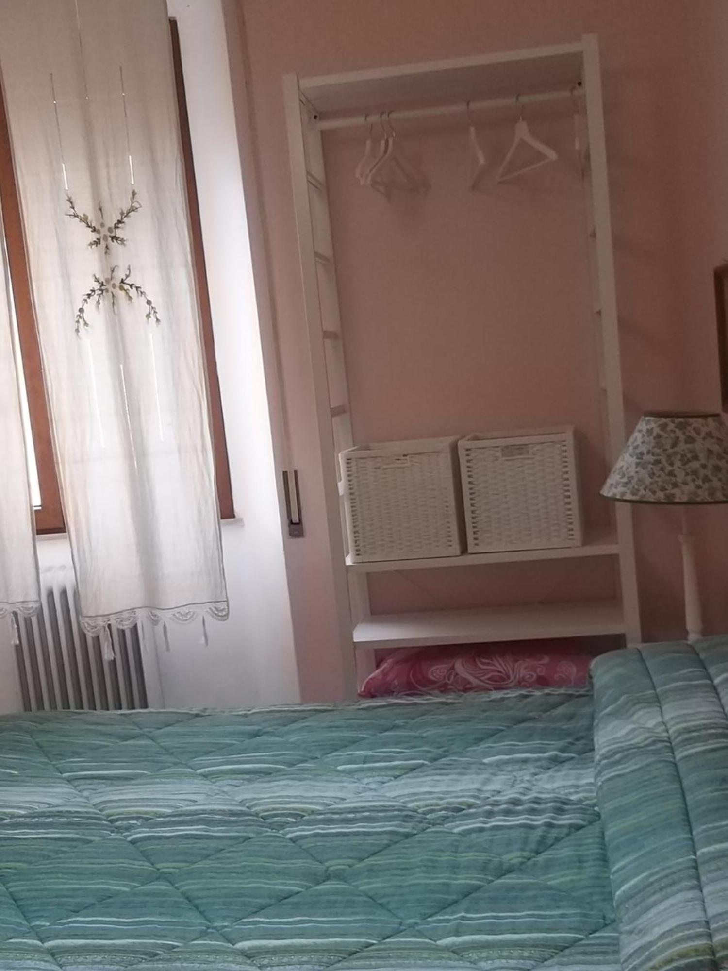 Antica Casa Di Famiglia Hotell Castiglione del Lago Rum bild