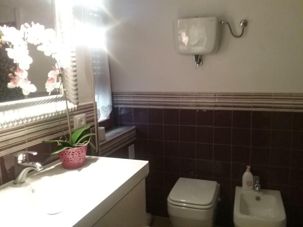Antica Casa Di Famiglia Hotell Castiglione del Lago Exteriör bild