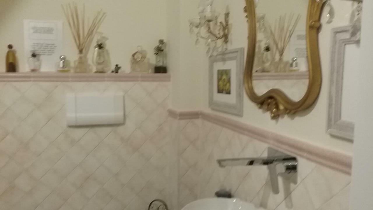 Antica Casa Di Famiglia Hotell Castiglione del Lago Exteriör bild
